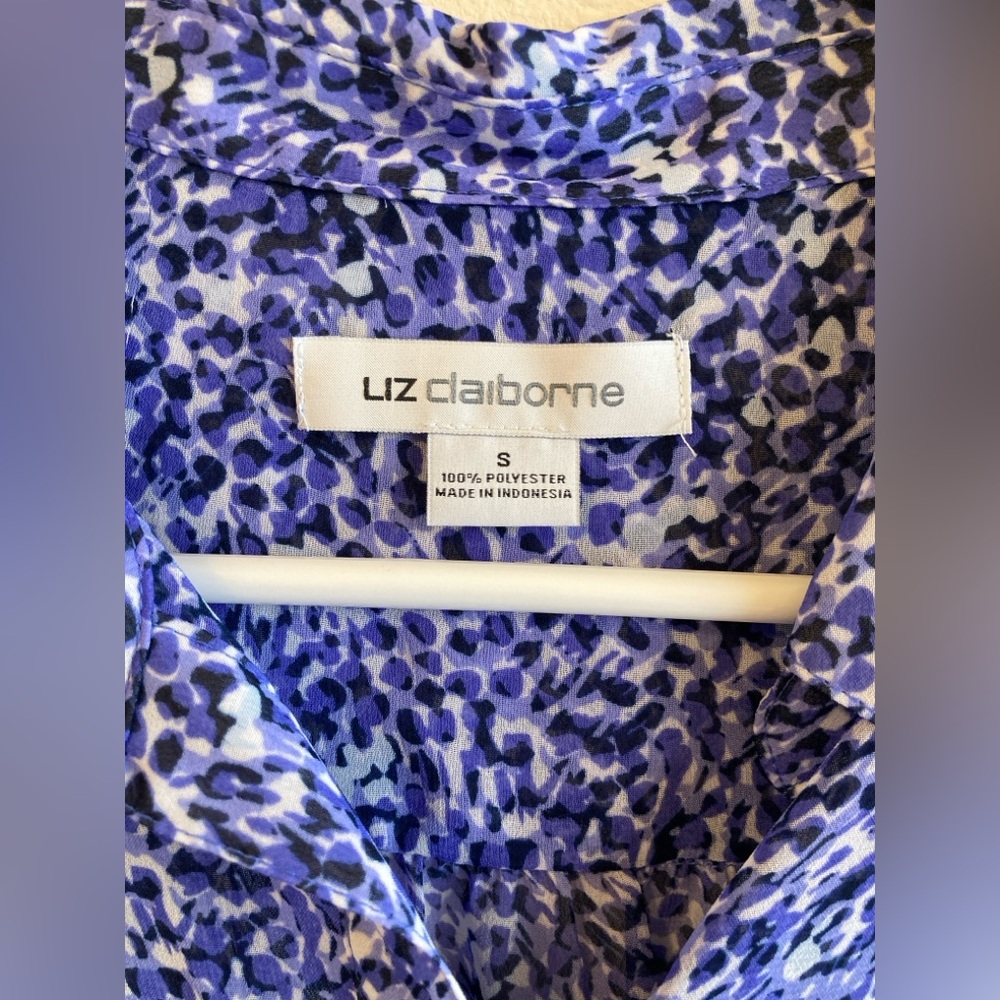 Liz Claiborne Lavender Blue Dot Print Button Down Blouse Size S - Picture 2 of 9